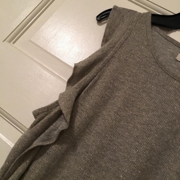 Madewell Metallic Ruffle Tank! - Picture 5 of 6